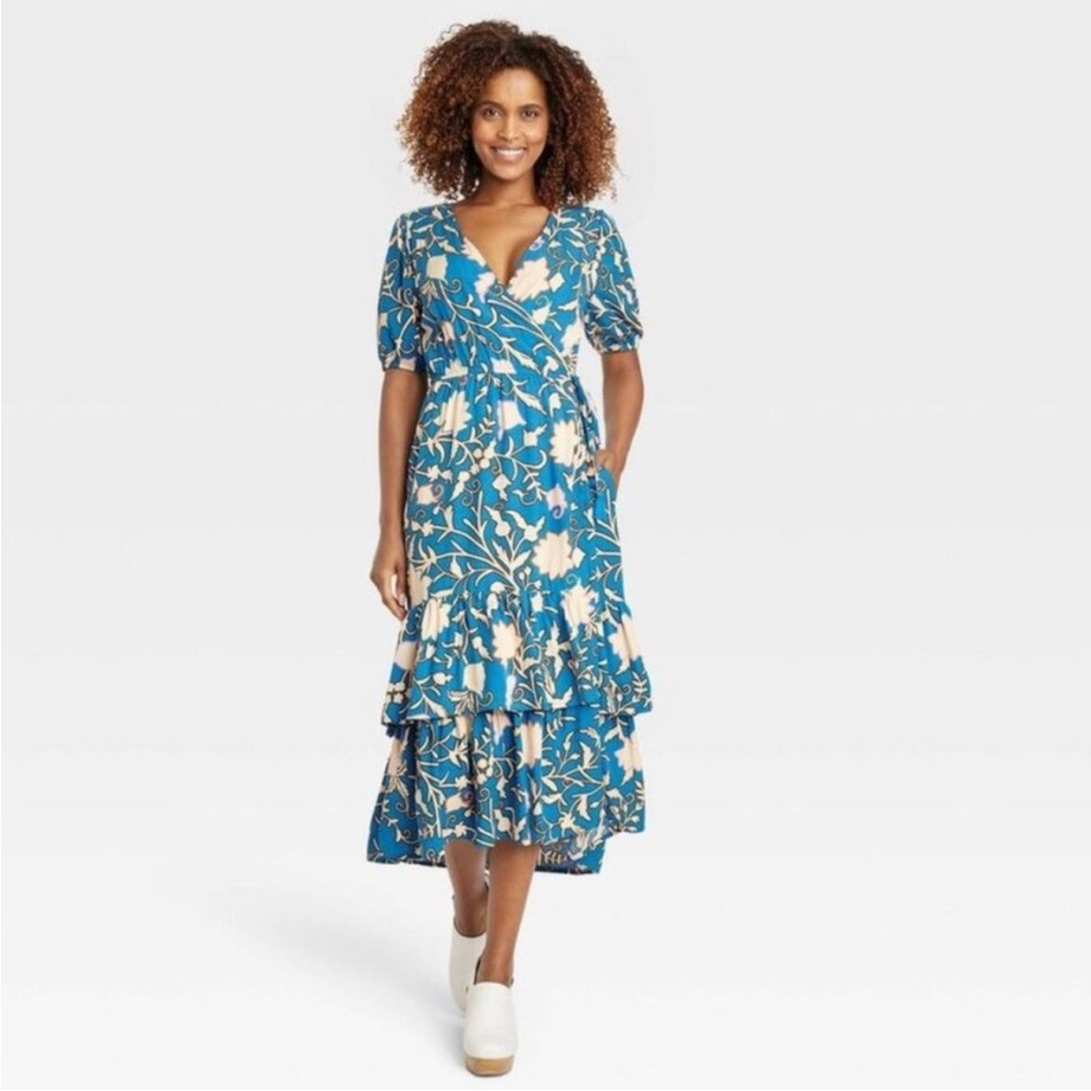 Knox Rose Short Sleeve Blue Floral Wrap Dress